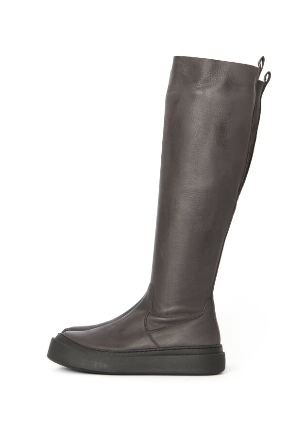 Lofina - Long boot with a lloose leather shaft and zipper Lofina - Long boot with a lloose leather shaft and zipper