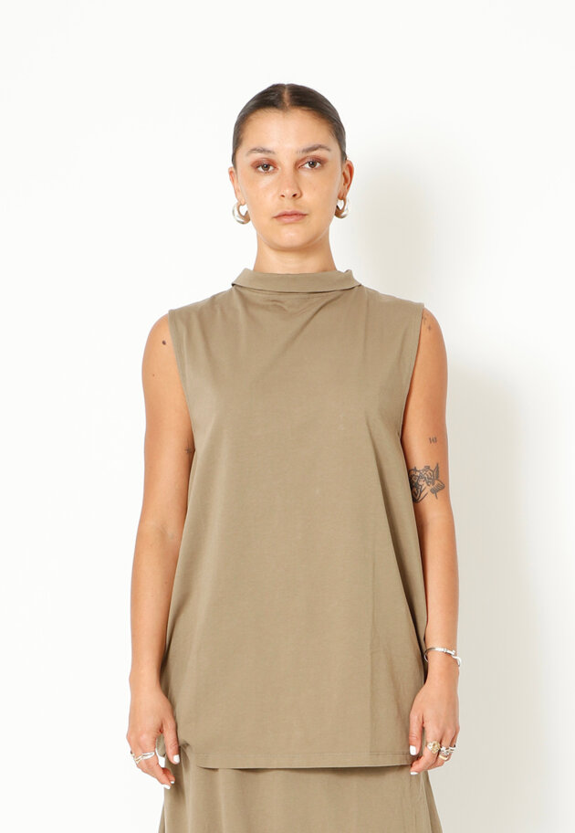Sort Aarhus - Sleeveless blouse in organic cotton