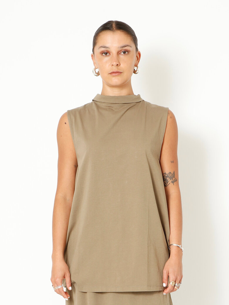 Sort Aarhus - Sleeveless blouse in organic cotton