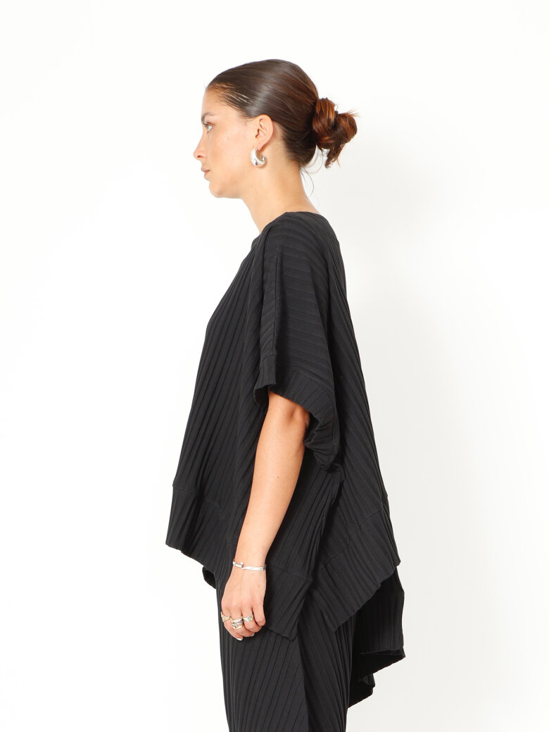Sort Aarhus - Oversize t-shirt med asymmetrisk ryg