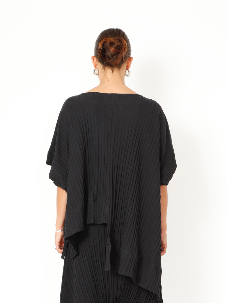 Sort Aarhus - PRE ORDER! Oversize t-shirt med asymmetrisk ryg