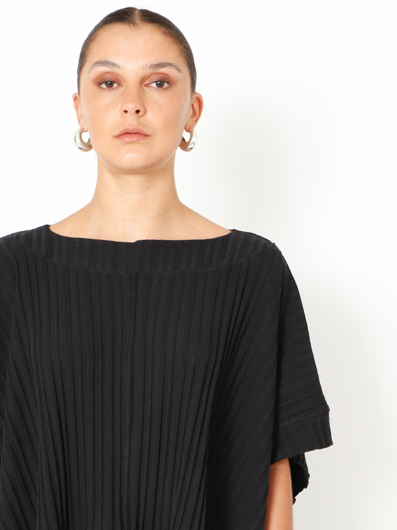 Sort Aarhus - Oversize t-shirt med asymmetrisk ryg