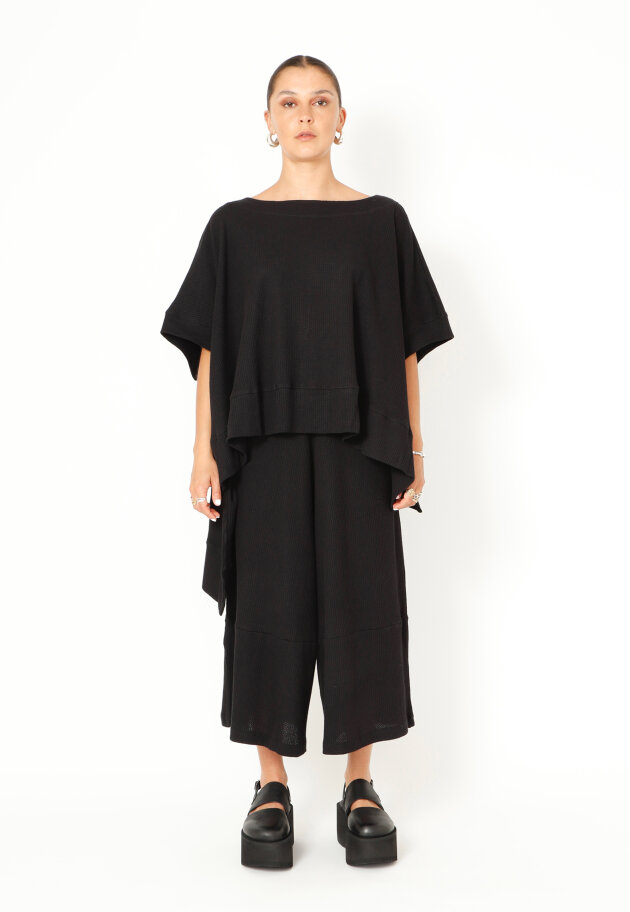 Sort Aarhus - Oversize t-shirt with asymmetric back
