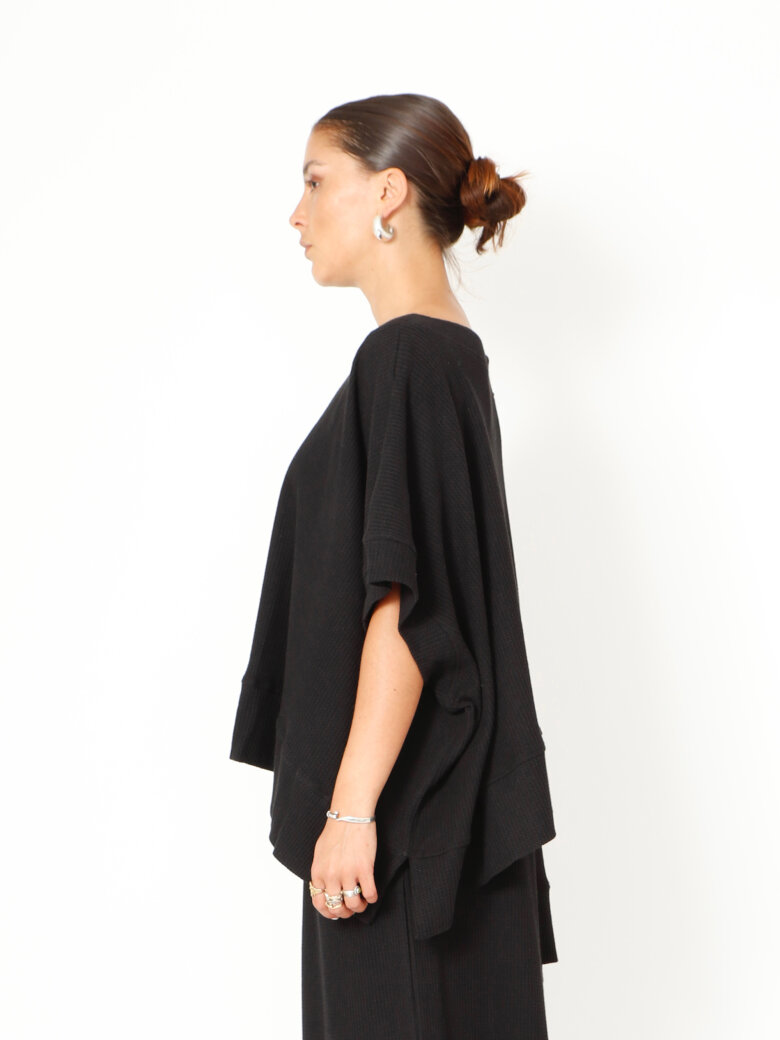 Sort Aarhus - Oversize t-shirt med asymmetrisk ryg