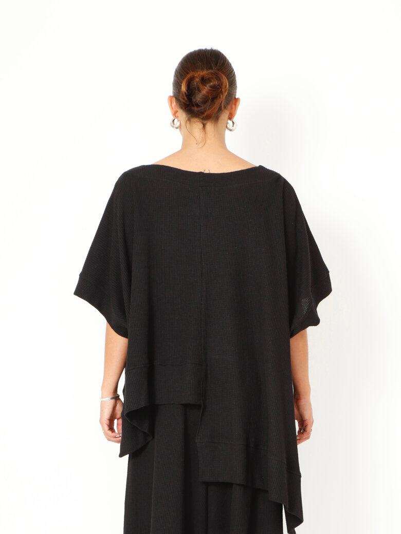 Sort Aarhus - Oversize t-shirt med asymmetrisk ryg