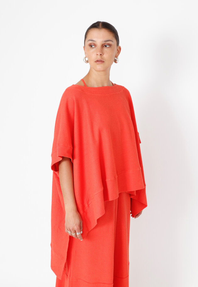 Sort Aarhus - PRE ORDER! Oversize t-shirt with asymmetric back Sort Aarhus - PRE ORDER! Oversize t-shirt with asymmetric back