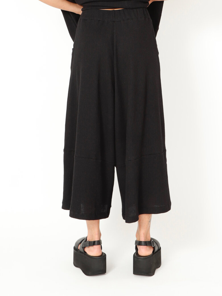 Sort Aarhus - 3/4-length wide leg trousers