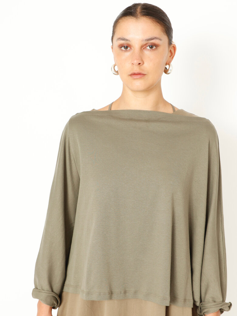 Sort Aarhus - Enkel bluse med bred pasform