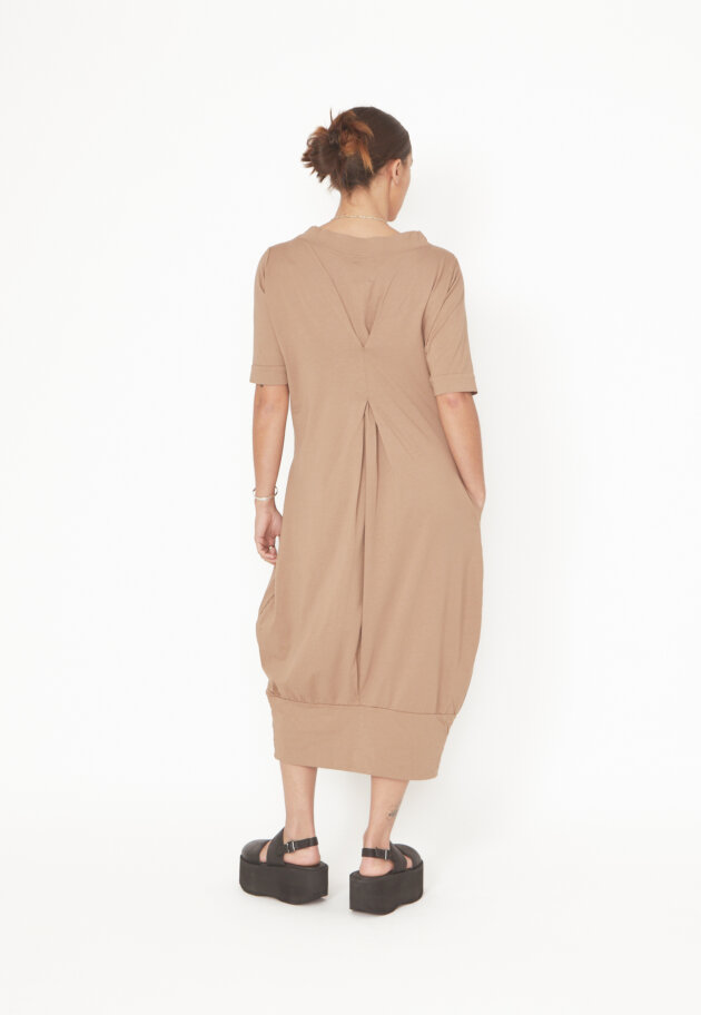 Sort Aarhus - Dress in organic cotton with detail on the back