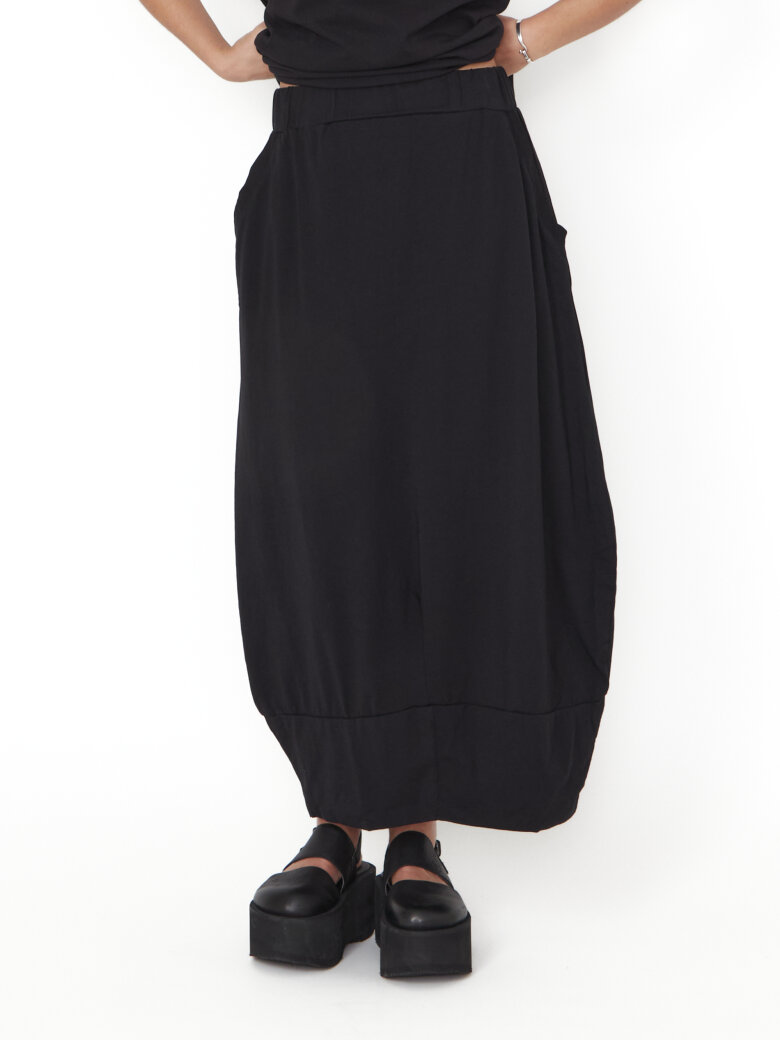 Sort Aarhus - Nederdel med lommer og elastik i økologisk bomuld