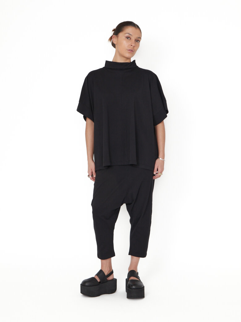 Sort Aarhus - Forudbestilling! Oversize t-shirt med krave og slids bagpå