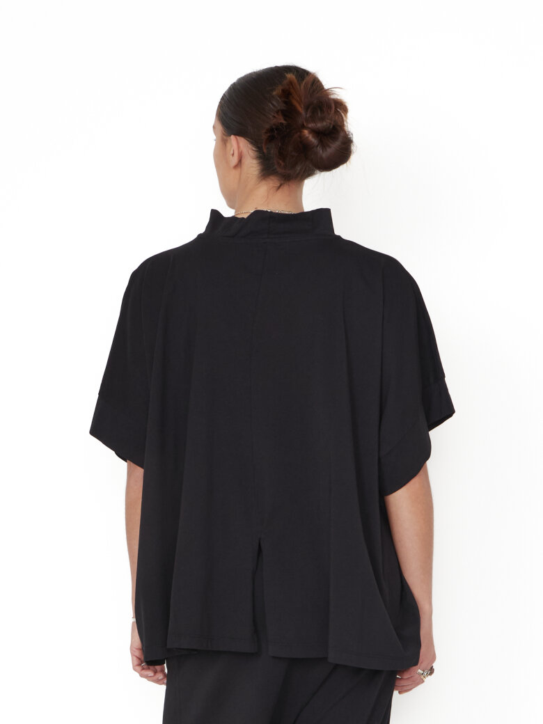 Sort Aarhus - Forudbestilling! Oversize t-shirt med krave og slids bagpå