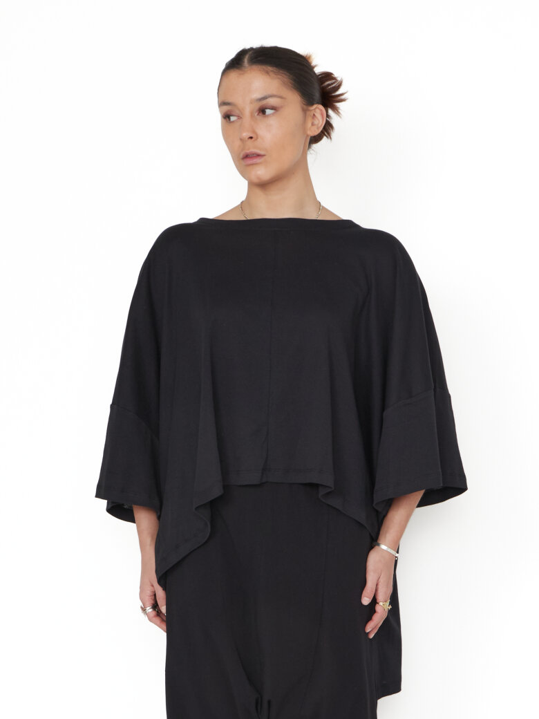 Sort Aarhus - Oversize t-shirt with asymmetrical cut