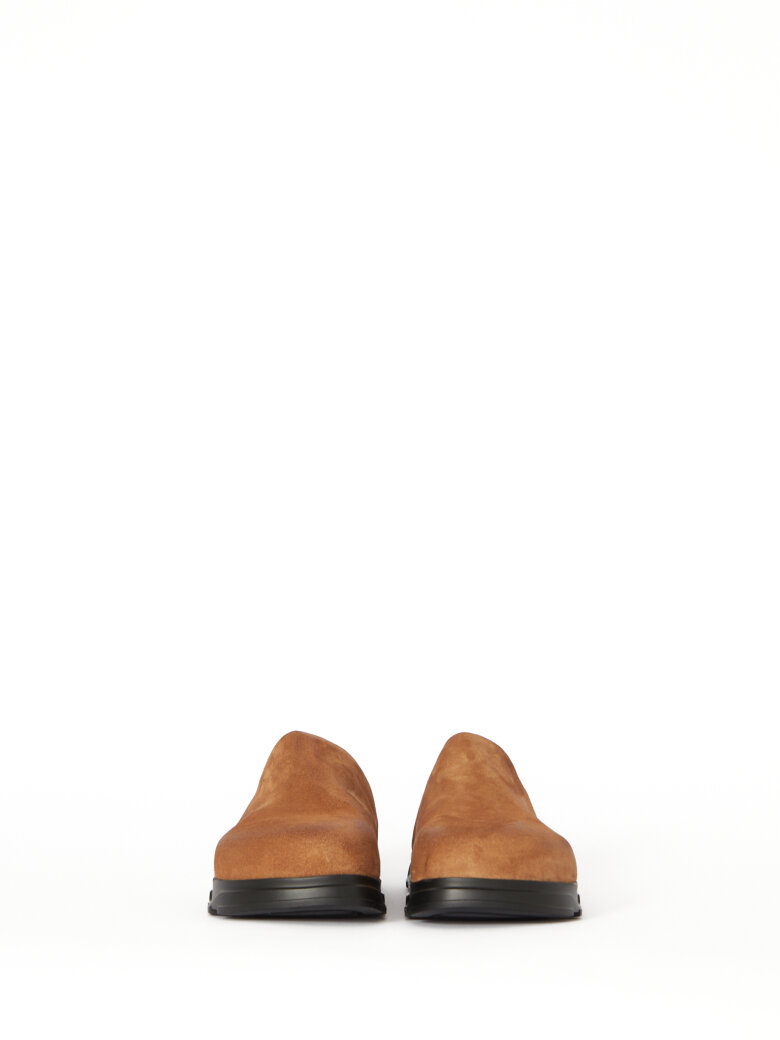 Lofina - Slippers in suede with a footbed sole