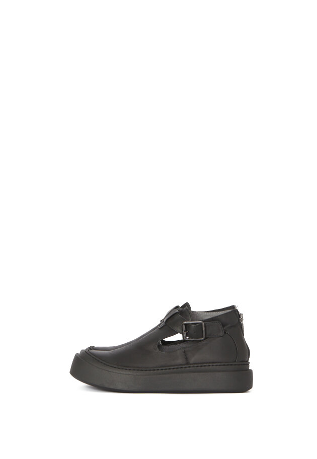 Lofina - Open shoe with buckle and zipper
