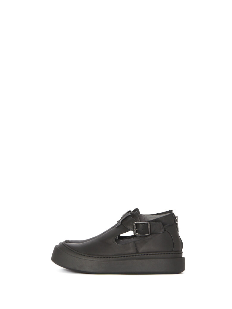 Lofina - Open shoe with buckle and zipper