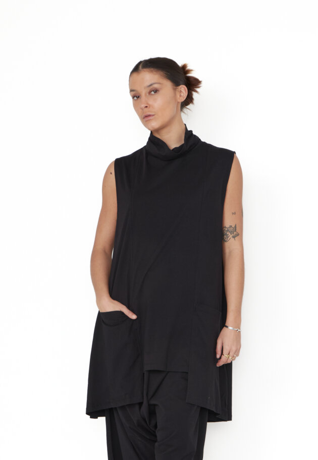 Sort Aarhus - Top with a high neckline and pockets