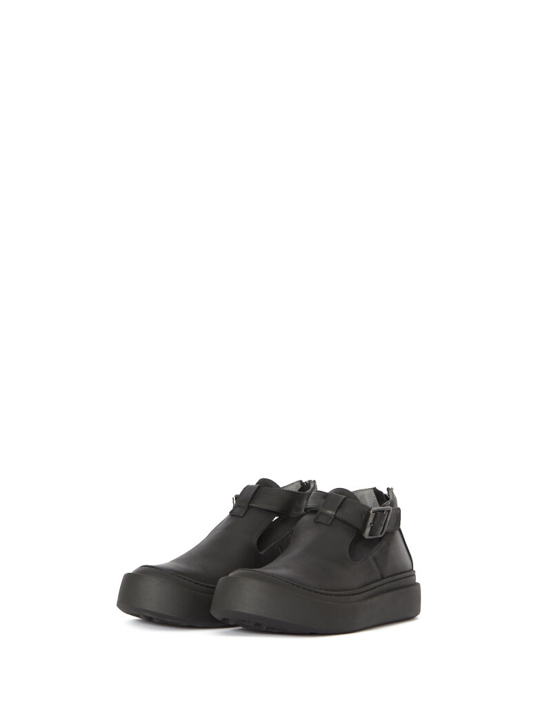 Lofina - Open shoe with buckle and zipper