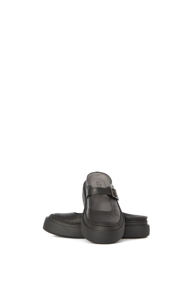 Lofina - Open shoe with a buckle