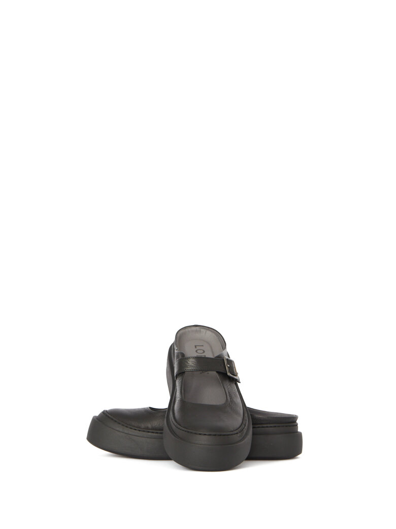 Lofina - Open shoe with a buckle