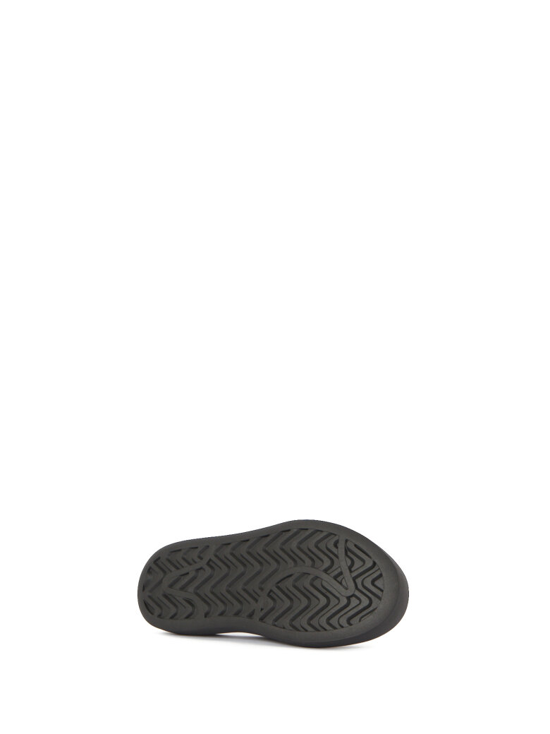 Lofina - Open shoe with a buckle