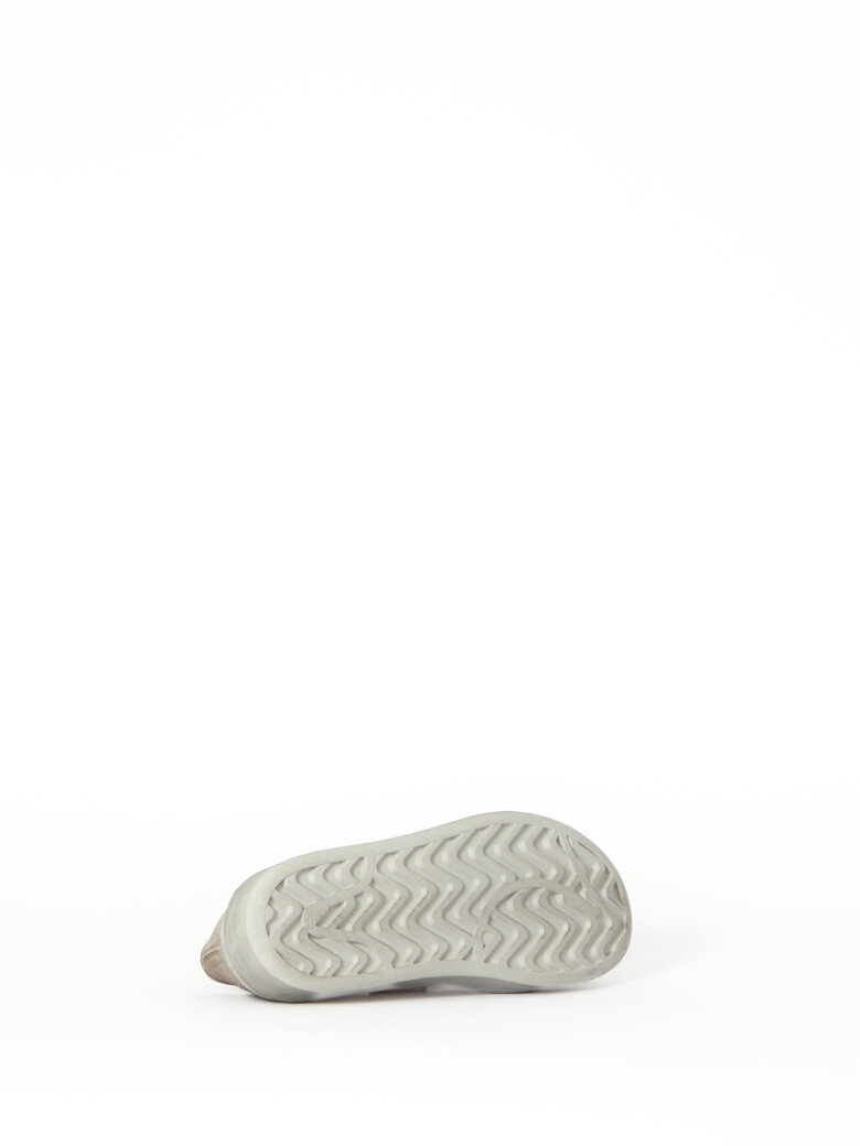 Lofina - Open shoe in suede with velcro