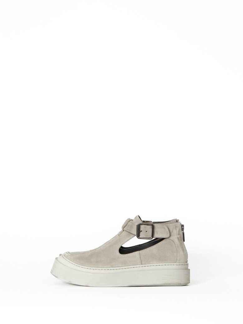 Lofina - Open shoe with buckle and zipper