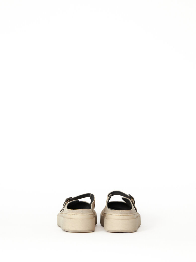 Lofina - Open suede shoe with buckle