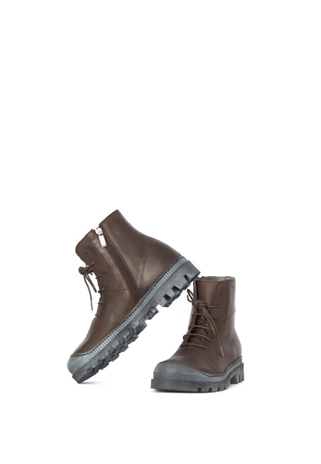 Lofina - Boot with laces and a zipper