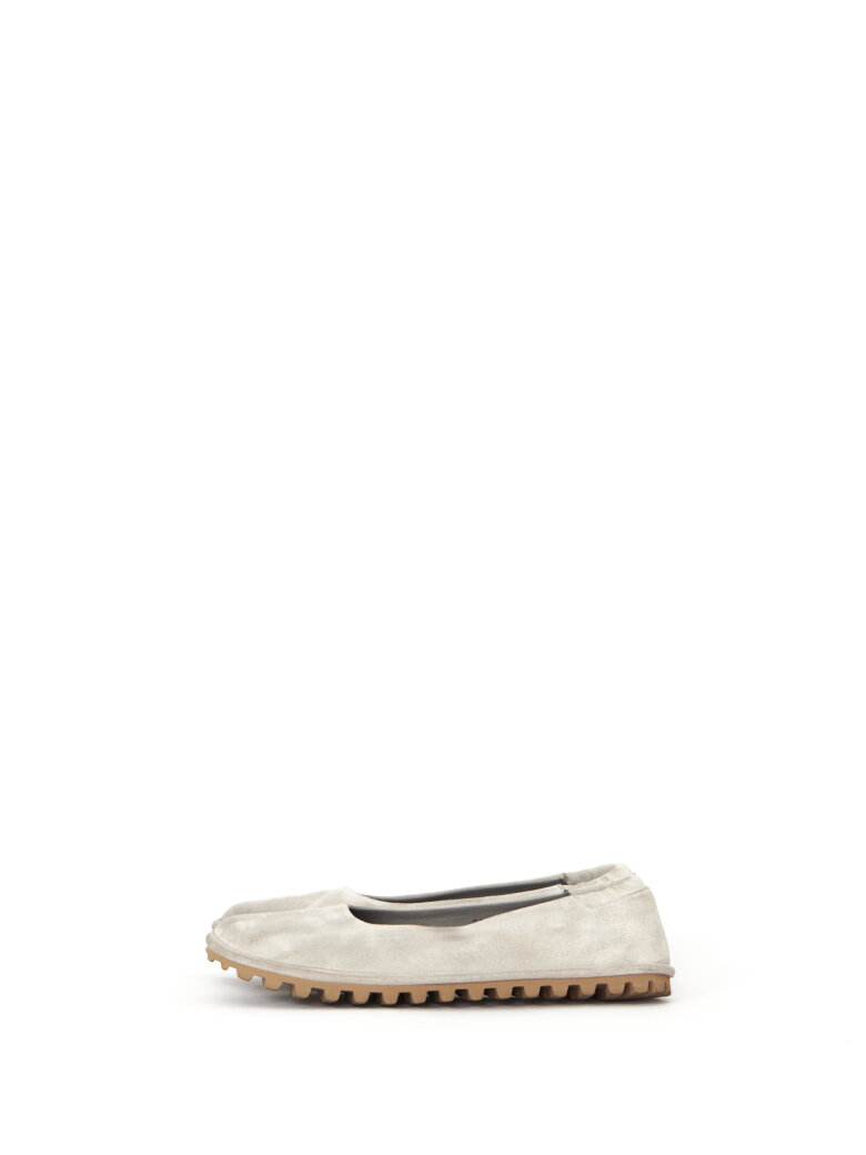 Lofina - Suede ballerina with a flexible sole