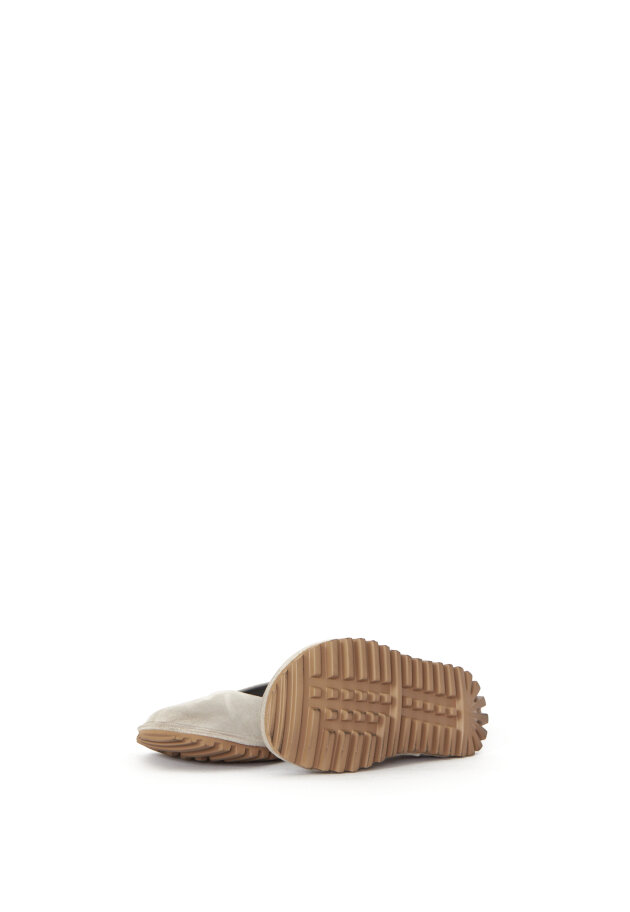 Lofina - Suede ballerina with a flexible sole