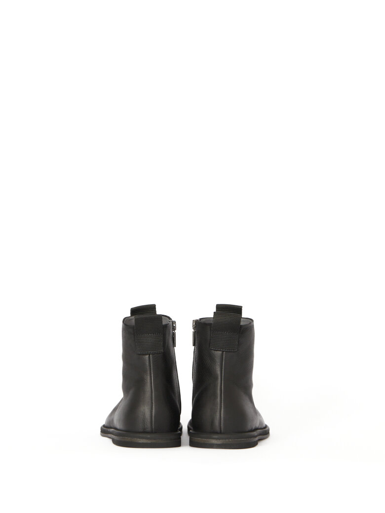 Lofina - Boot with zipper and straps