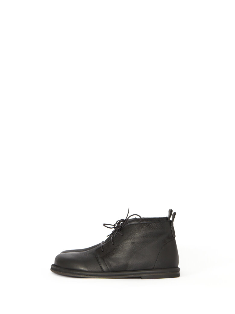 Lofina - Shoe with laces and leather sole
