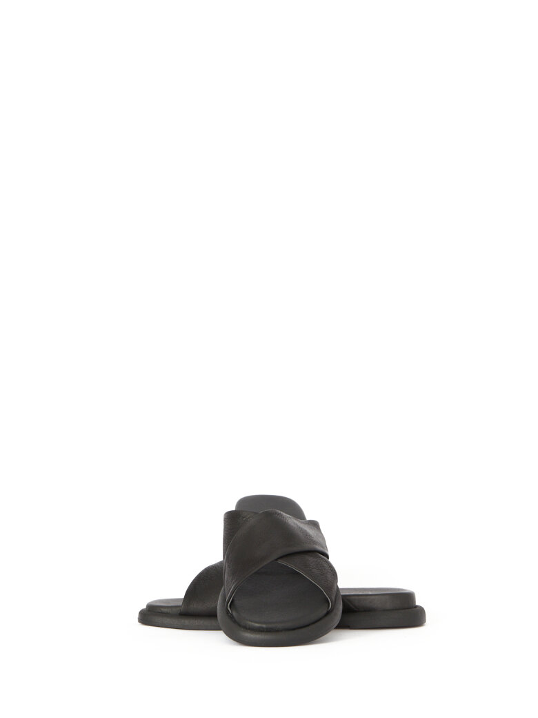 Lofina - Sandal med krydsrem