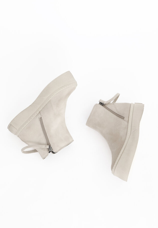 Lofina - Sample boot