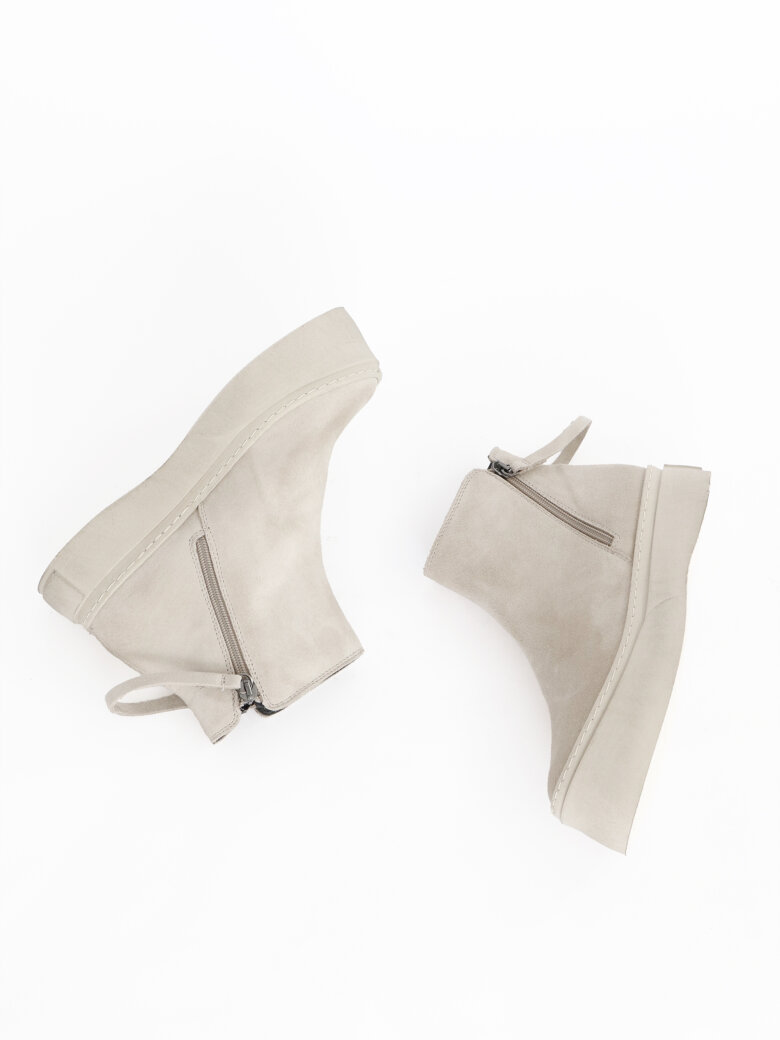 Lofina - Sample boot