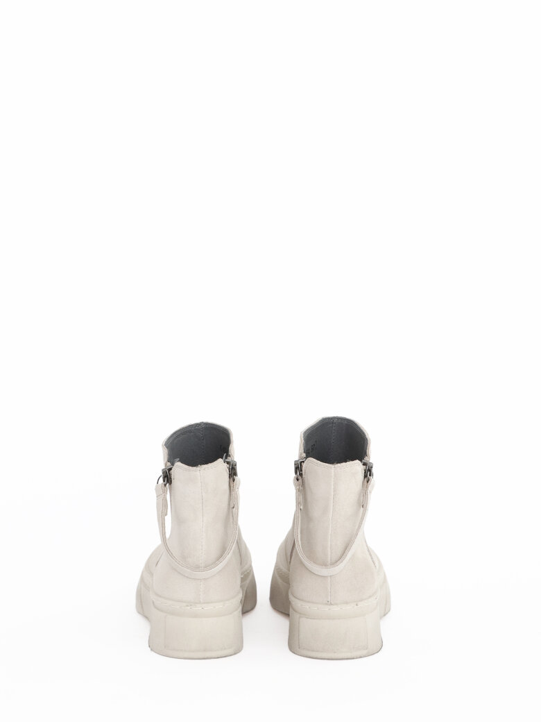 Lofina - Sample boot