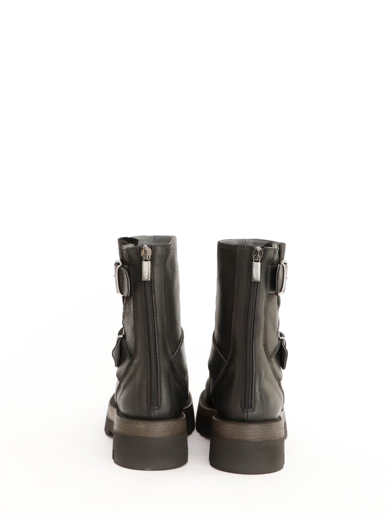 Sample boot