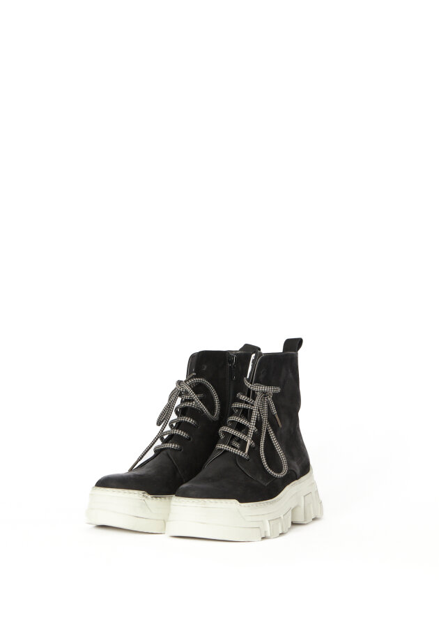 Sample boot
