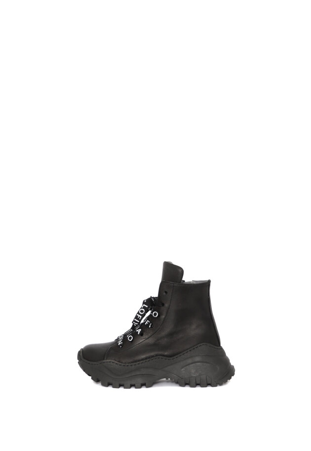 Lofina - Sample boot