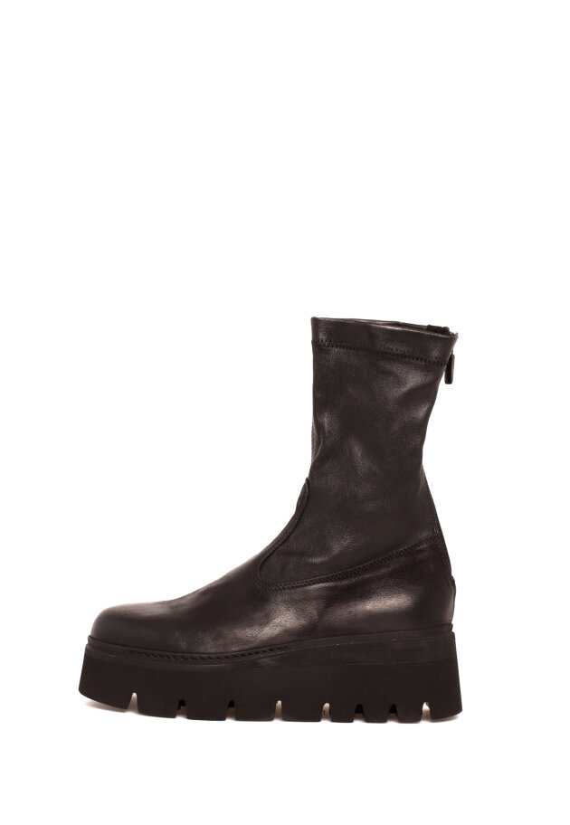 Lofina - Sample boot