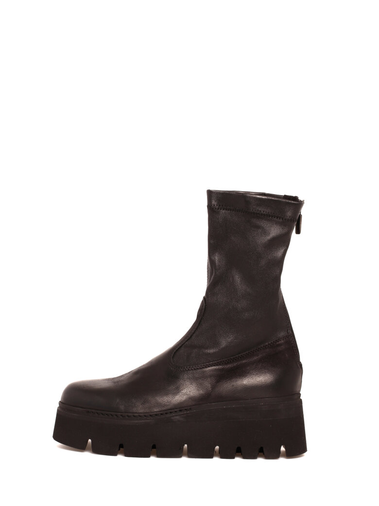 Lofina - Sample boot