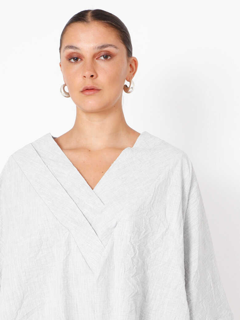 Sort Aarhus - Oversized shirt with wide sleeves
