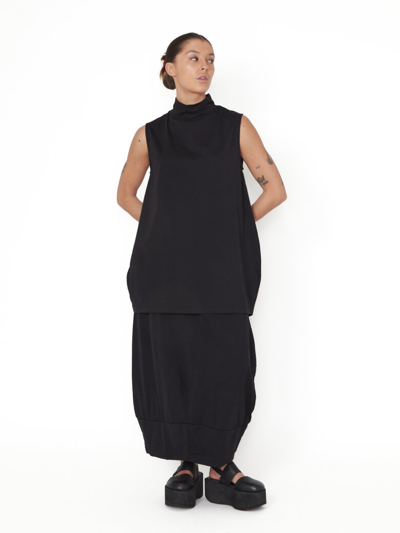 Sort Aarhus - Ærmeløs bluse med bindebånd i nakken