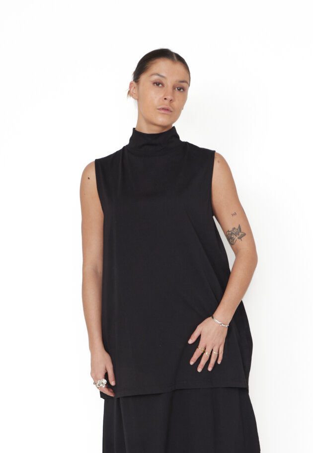 Sort Aarhus - Sleeveless blouse in organic cotton