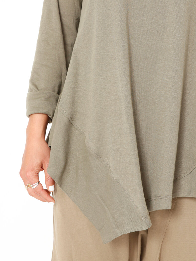 Sort Aarhus - Asymmetrical blouse in cotton