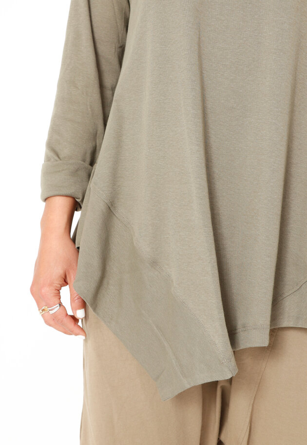 Sort Aarhus - Asymmetrisk bluse i bomuld