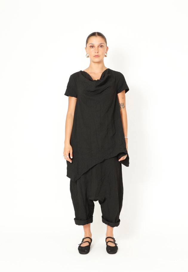 Sort Aarhus - Top with an asymmetrical cut