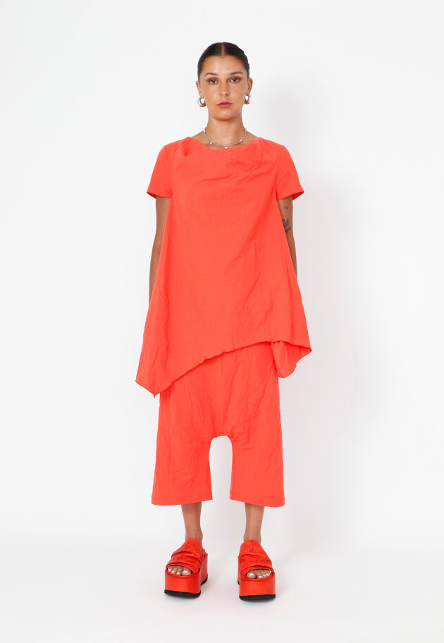 Sort Aarhus - Top with an asymmetrical cut