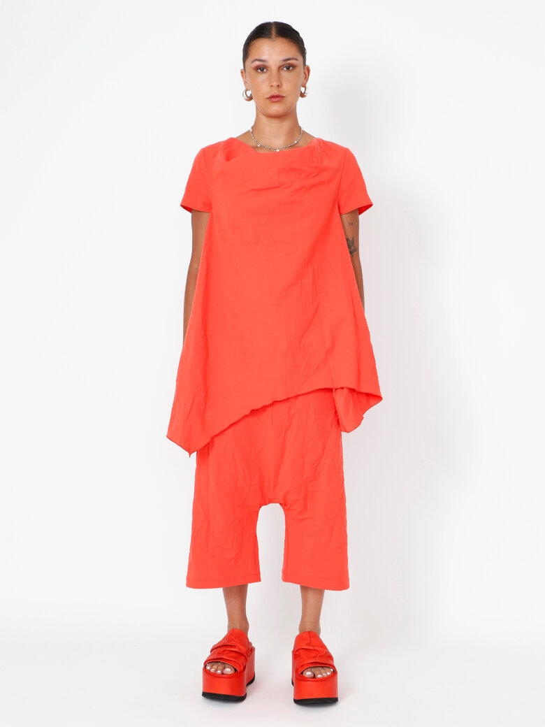 Sort Aarhus - Top with an asymmetrical cut